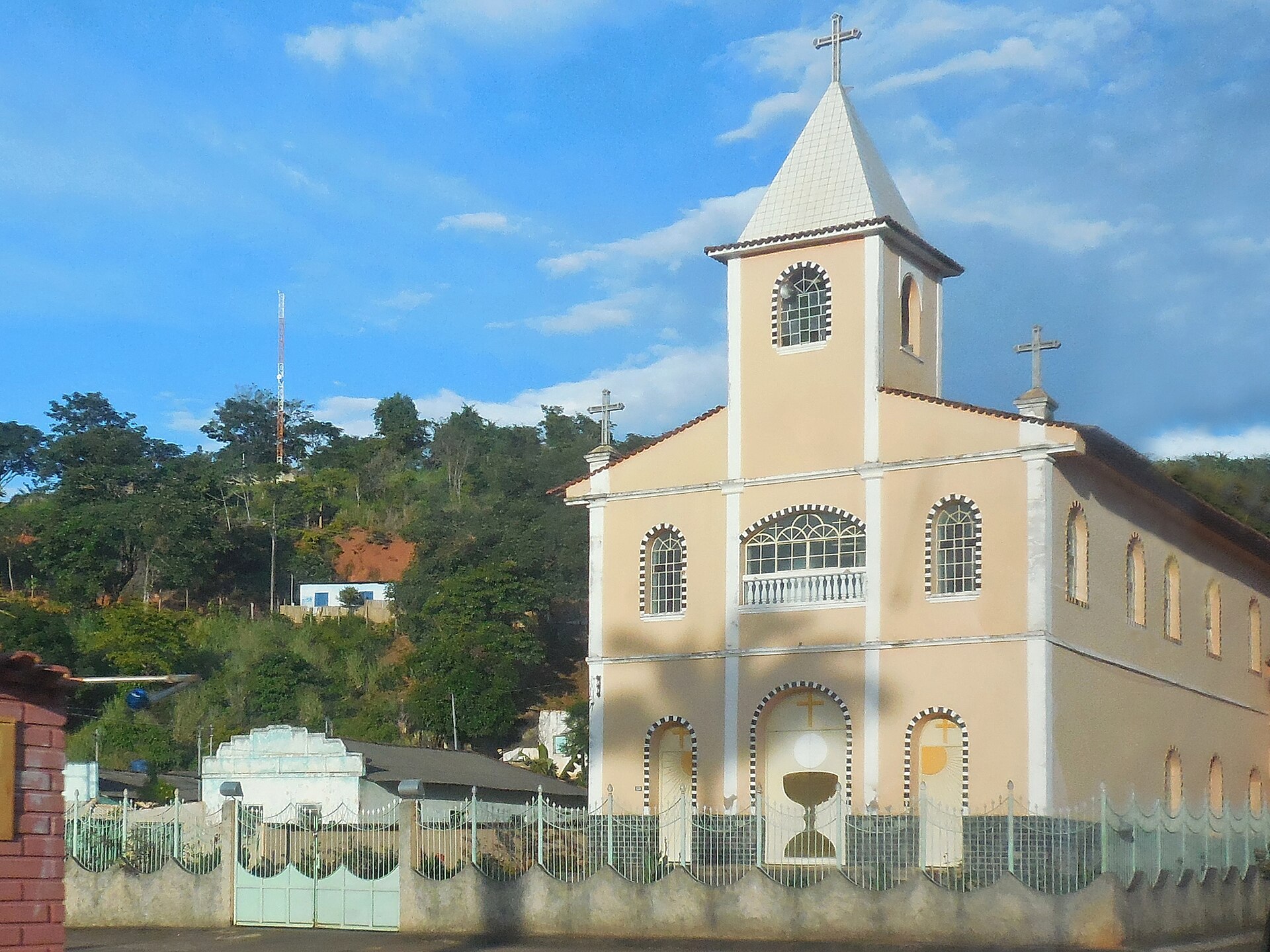 Imagem de referência de Igreja de Santa Ifigênia, descrito nos dados abertos como igreja em São Paulo, Brasil