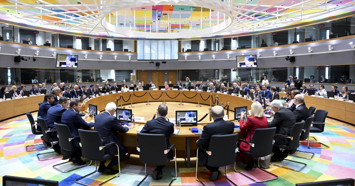 Imagem relacionada à notícia: Eu adota novas sanções contra a Rússia 2025 10 _ZXQNUMC__ en