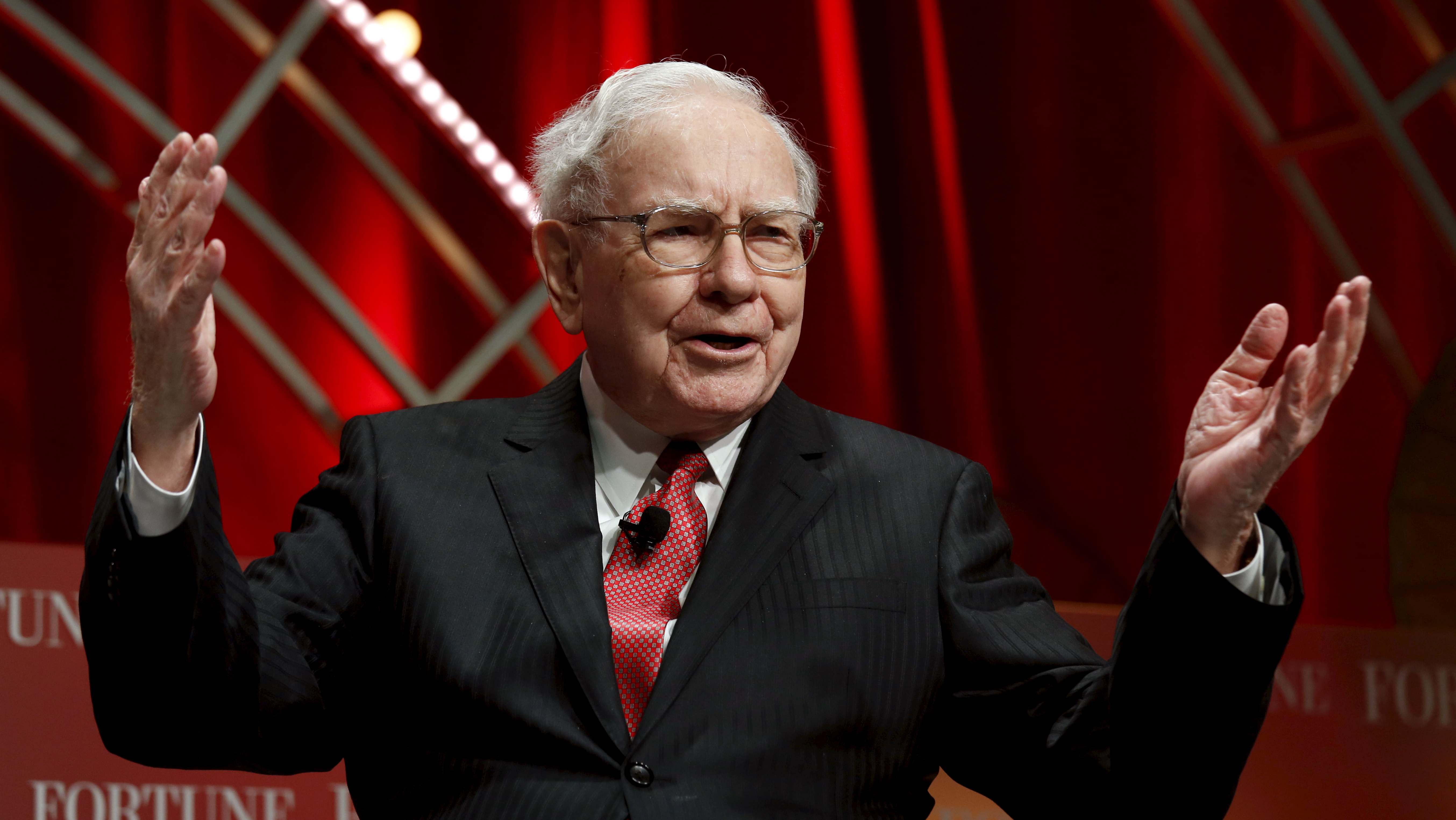 Warren Buffett está se aposentando como presidente da Berkshire Hathaway, e seu filho Howard sabe que sua vida acabou de mudar oficialmente