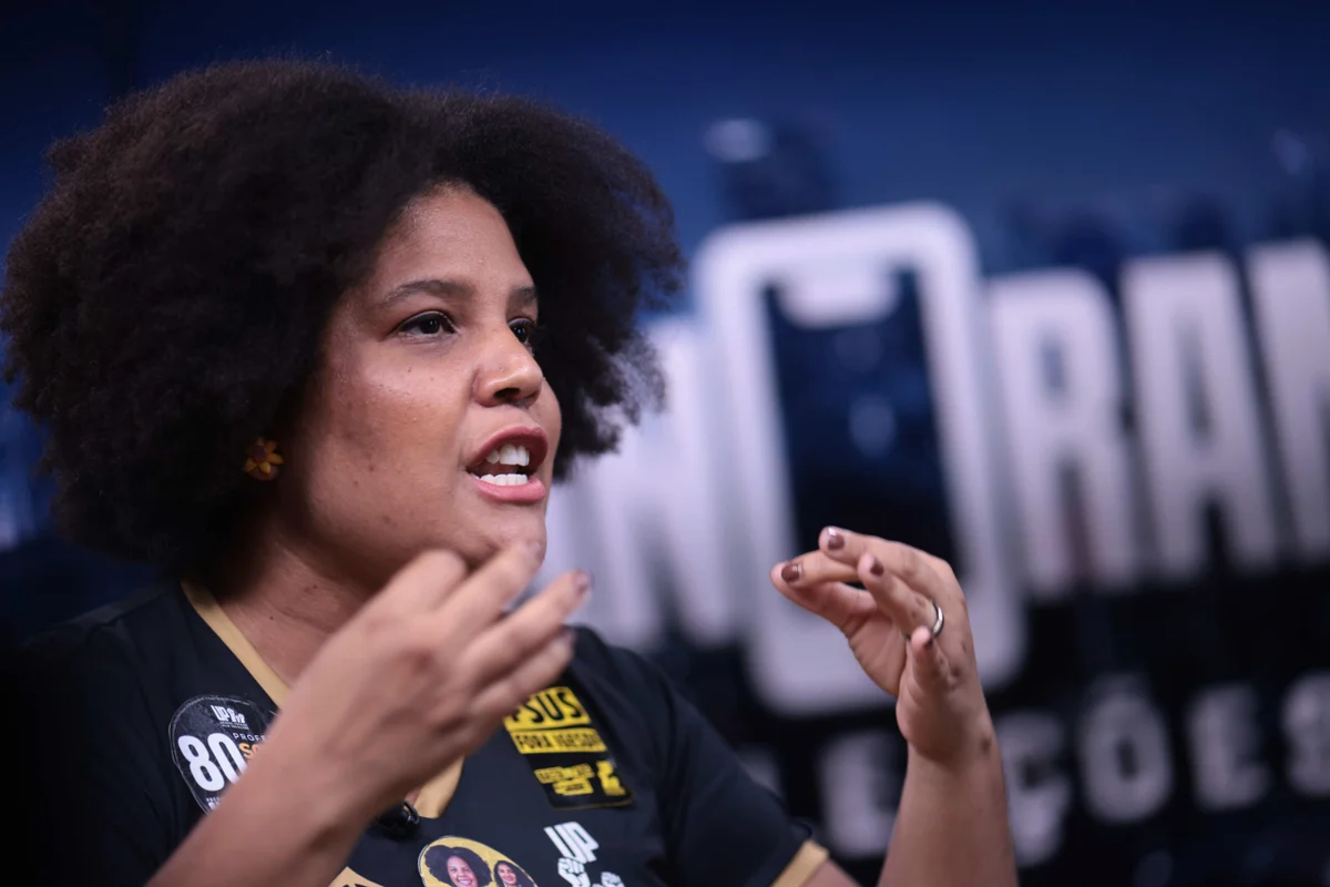 A candidata a presidência pela União Popular, Samara Martins, durante entrevista para o Panorama Eleições no estúdio Metrópoles