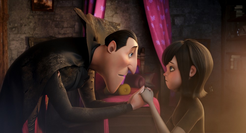 Em Hotel Transilvânia os atores Adam Sandler e Selena Gomez interpretam os personagens Drácula e Mavis, respectivamente — Foto: Reprodução/IMDb