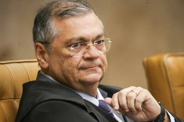 OAB repudia fala de Dino sobre venda de sentenças: "Respeito aos advogados"