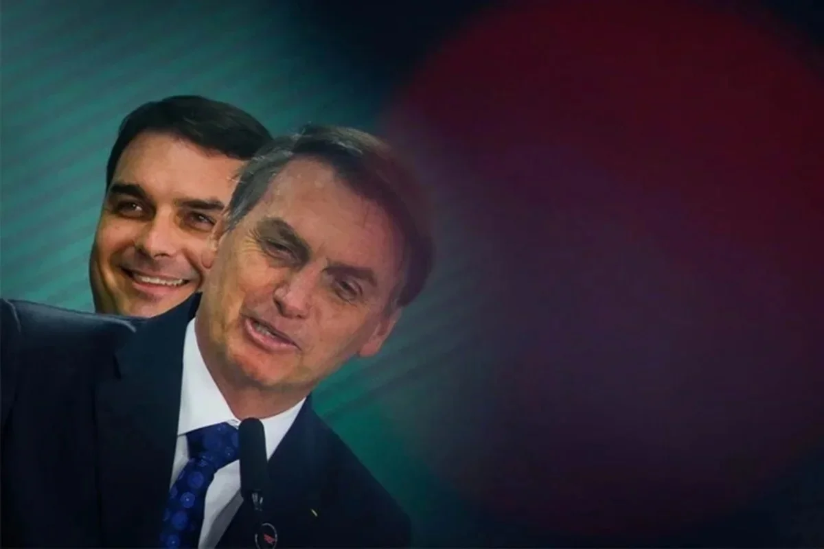Imagem colorida, Jair Bolsonaro e Flávio Bolsonaro - Metrópoles