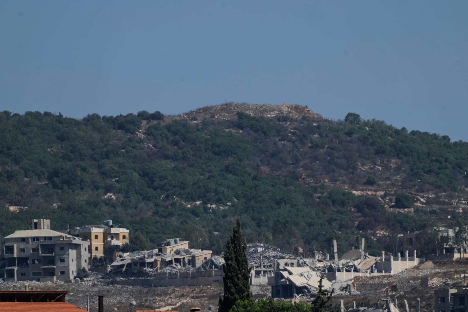 O ministro da Defesa de Israel alerta que os retornantes do Ali Taher Ridge serão destruídos