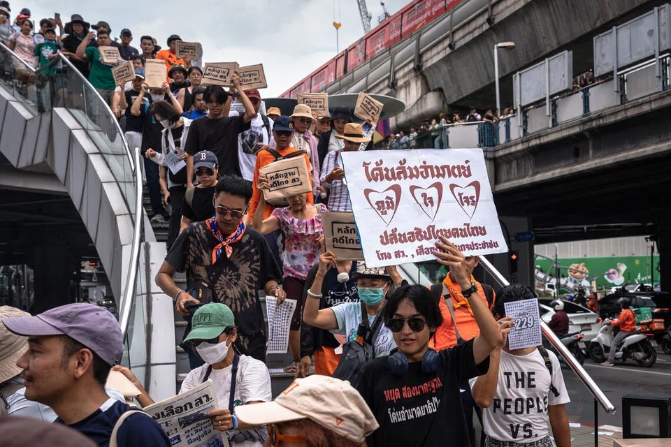 Líder de protestos tailandês que tomou os aeroportos de Banguecoque em 2008 lançando a campanha 'Take Back Thailand'