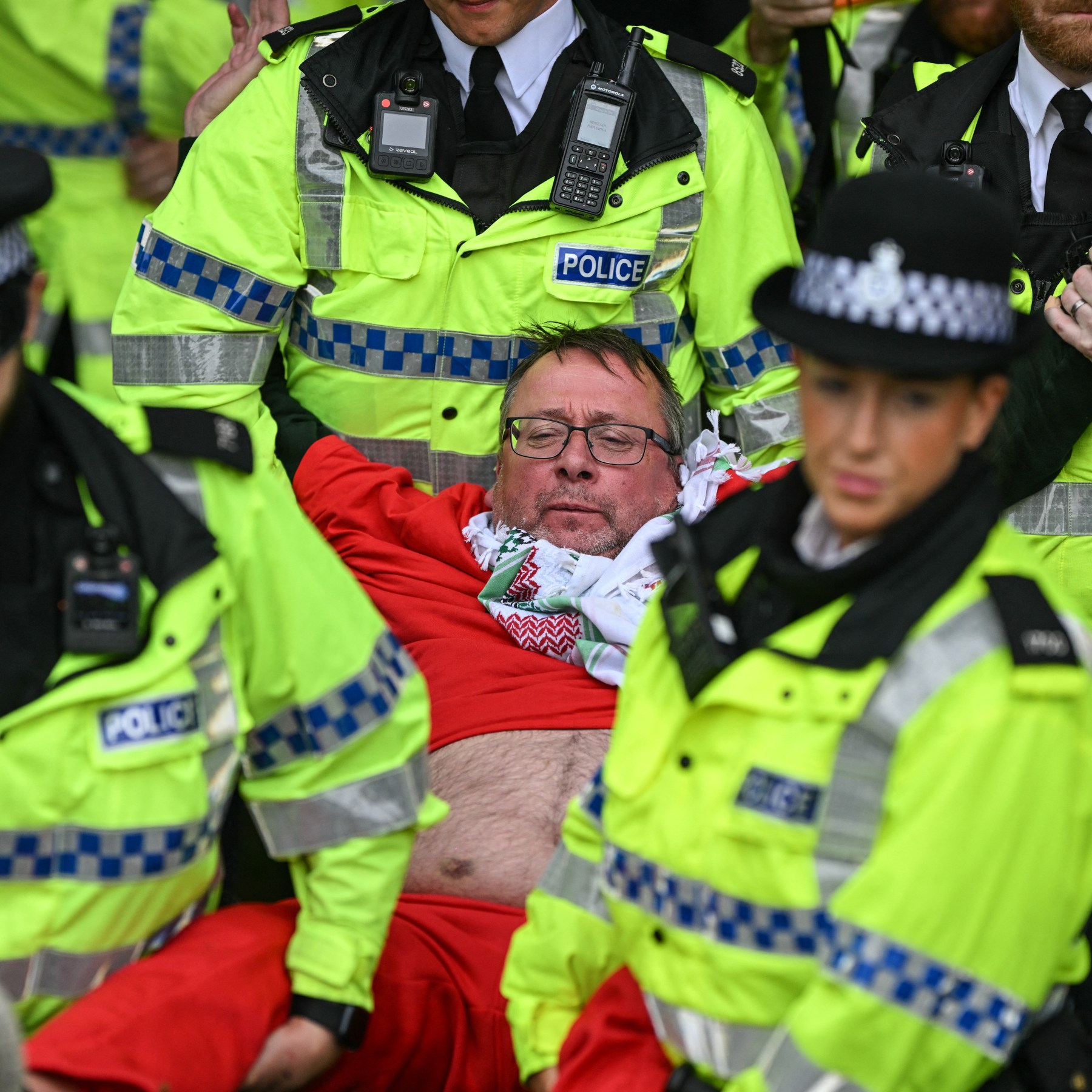 Manifestantes da Palestine Action foram presos fora do congresso do Partido Trabalhista do Reino Unido