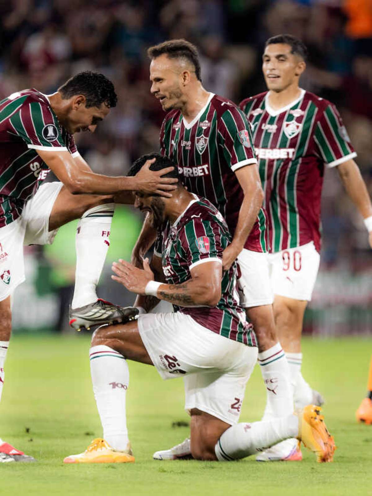 Marcão emplaca série invicta no Fluminense e recupera atletas