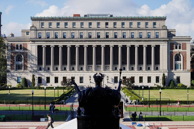 Governo Trump propõe taxa de US$ 70 mil para estudantes estrangeiros trabalharem nos EUA