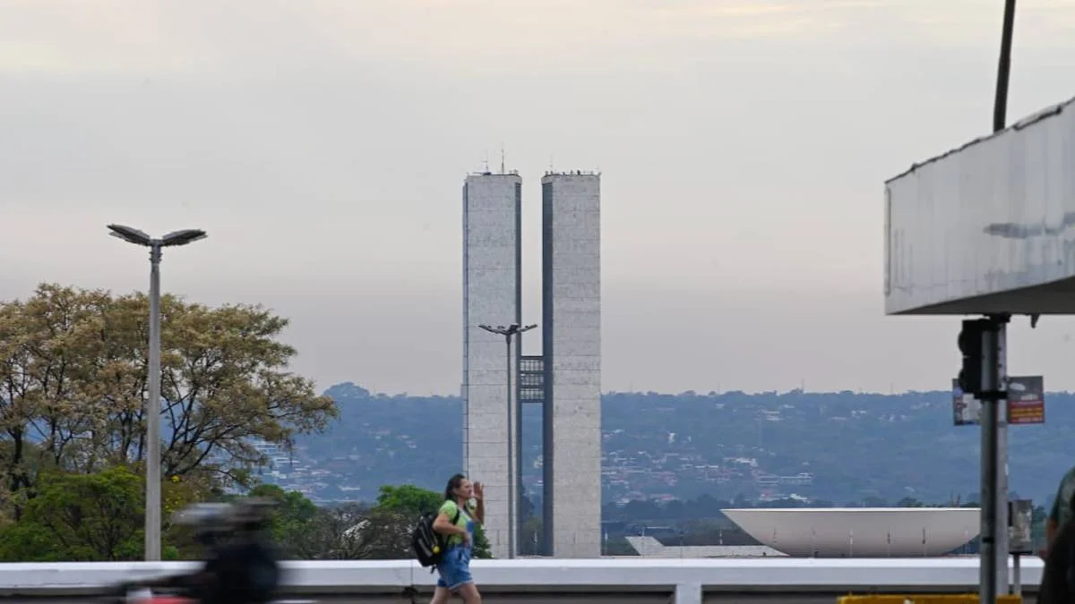 Após dia mais quente do ano, Inmet emite alerta para tempestades no DF