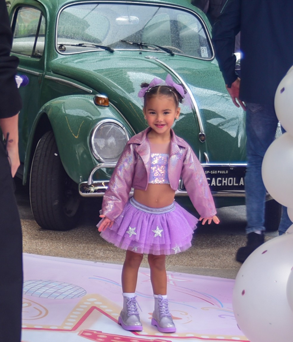 Filha de Neymar e Bruna Biancardi, Mavie completa 3 anos e ganha festão com tema 'Show de Talentos' em São Paulo