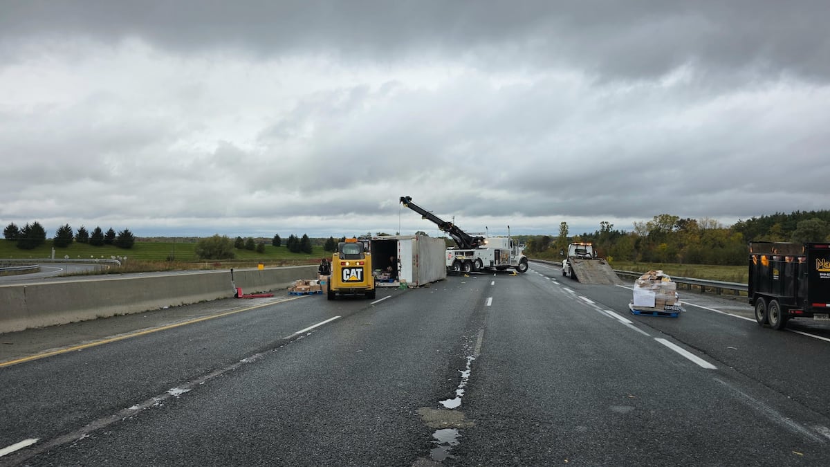 Highway 401 eastbound reopens after three-vehicle crash