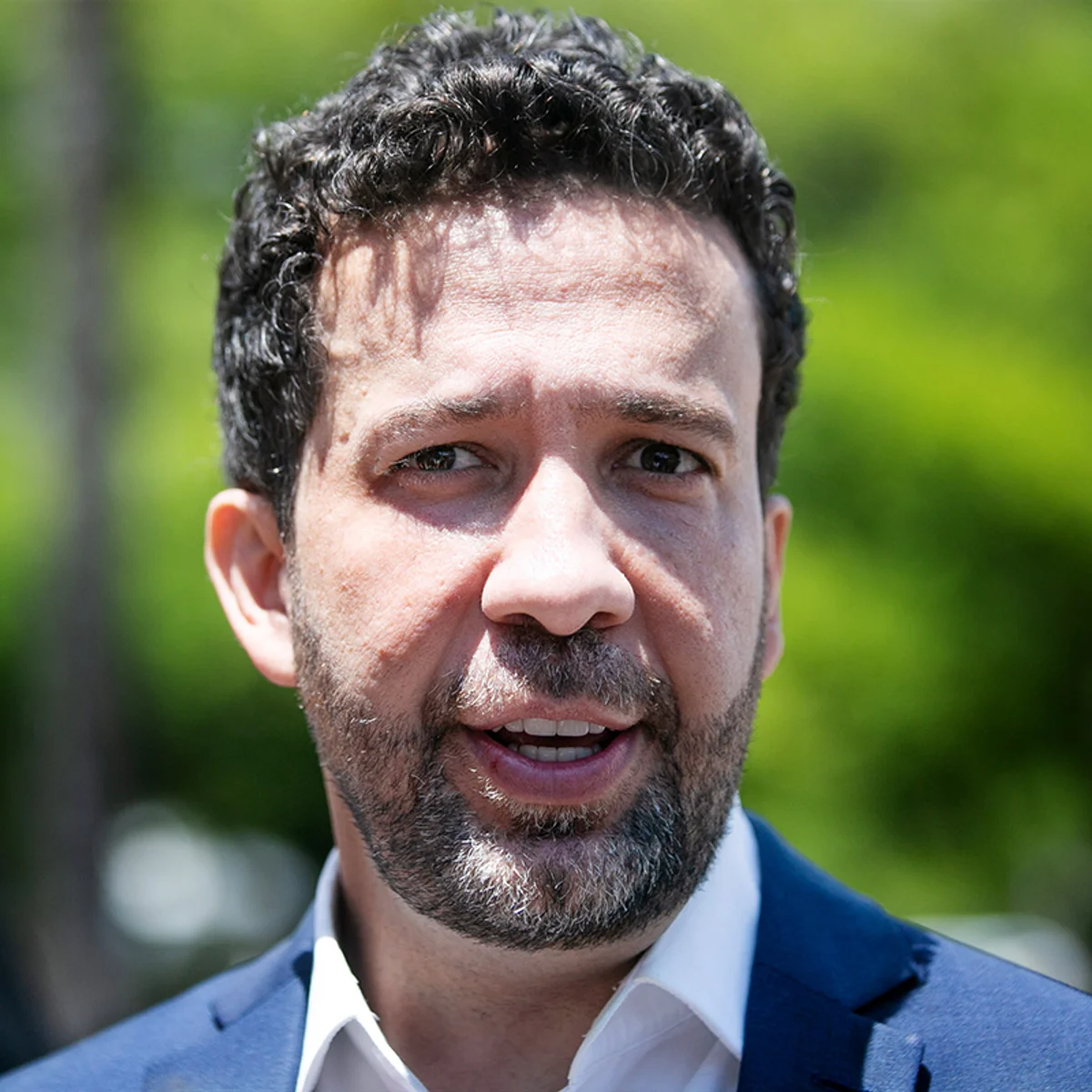 Janones dá "missão mais importante" no canal de Lula: "Retomar símbolos"