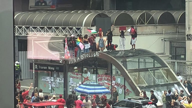 PM relata depredação, tumulto e pichações em dispersão de ato pró-Lula na Paulista
