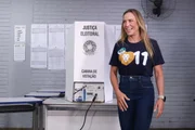 Material de campanha com número 22 atribuído a Celina é encontrado no DF