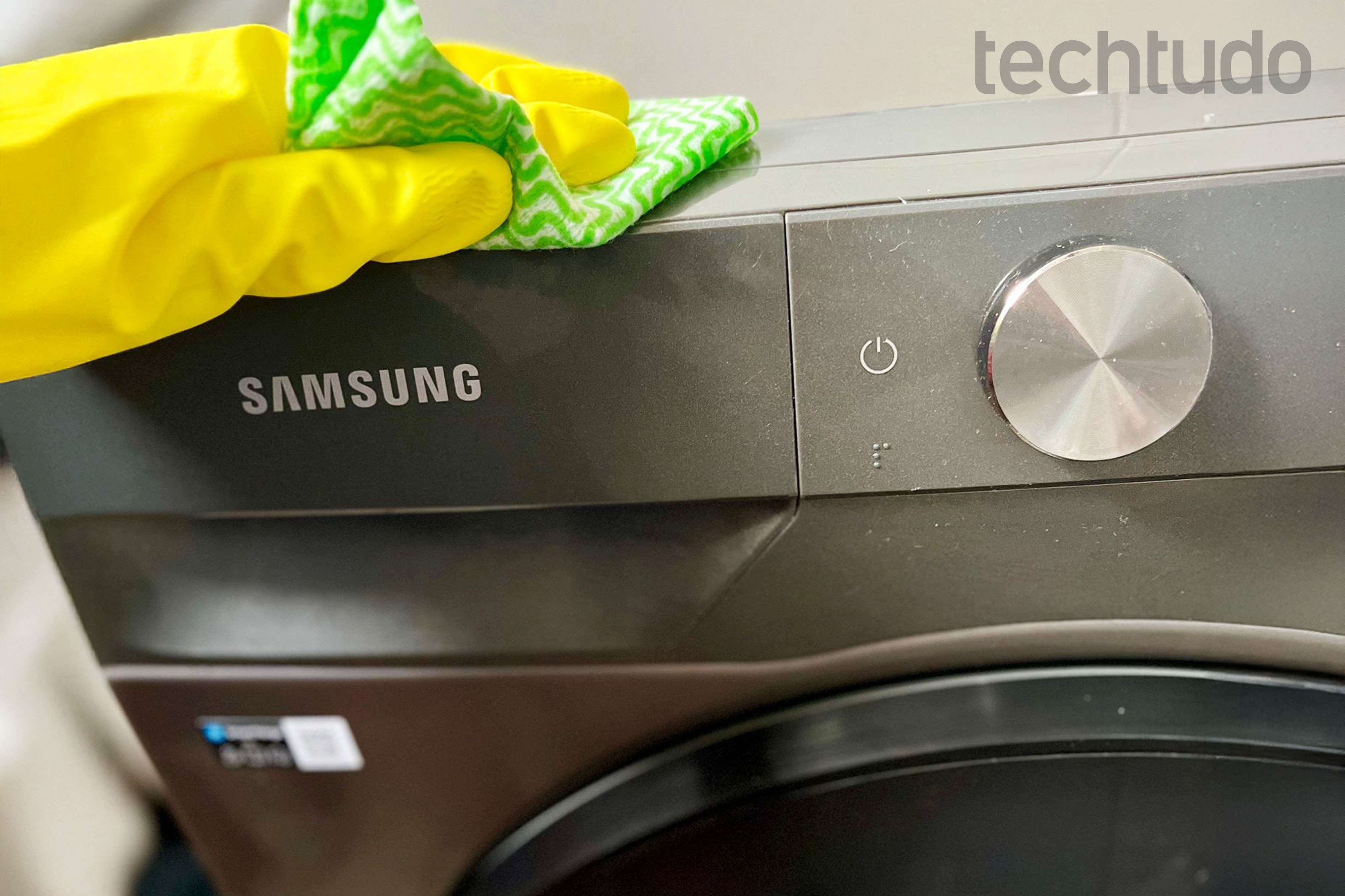 10 dicas para limpar a máquina de lavar e deixar o eletrodoméstico brilhando