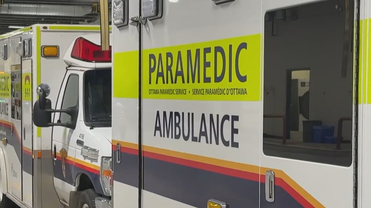 Man in motorized wheelchair struck by a car in Ottawa’s west end