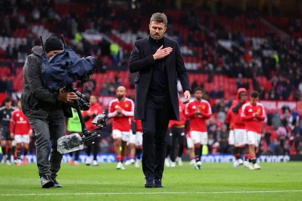 Ídolo do United detona jogadores do time após derrota e sequência negativa - destaque galeria