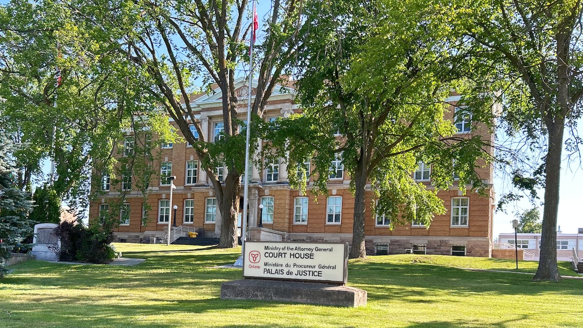 Defence suggests blackmailing Sault jail guard was witness’s plan from the start