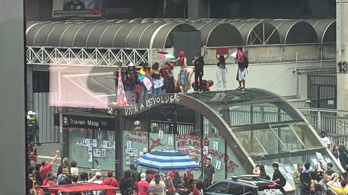 PM relata depredação, tumulto e pichações em dispersão de ato pró-Lula na Paulista