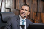 Decisão do TSE abre caminho para Douglas Ruas ser declarado eleito em primeiro turno