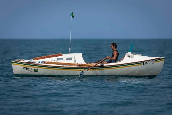 Crítica: 100 Dias retrata os desafios de Amyr Klink dentro e fora do mar - destaque galeria