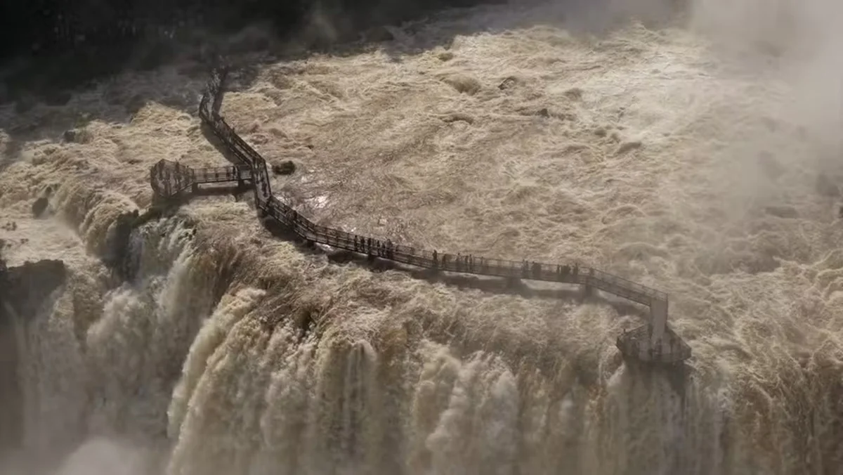 imagem colorida aumento vazao cataratas do iguacu