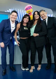 Gretchen tira peruca ao vivo e mostra resultado de transplante capilar