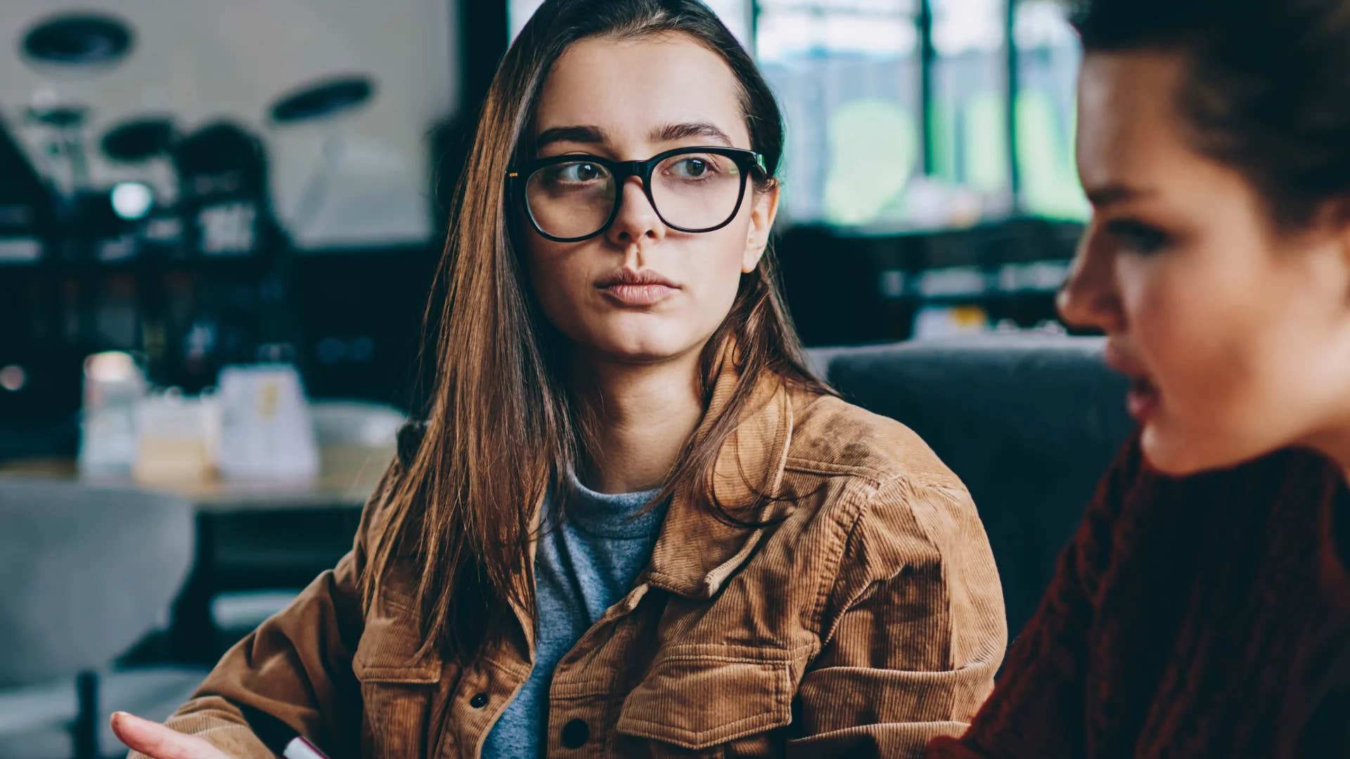 Mulheres Criadas Para Conhecer Seu Valor Dizem 11 Frases Casualmente Assertivas Quando Alguém as Desrespeita