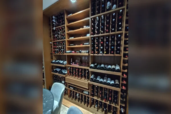 PF faz operação contra máfia de vinhos argentinos em 5 estados e DF
