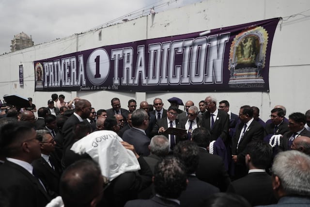 La primera salida de la santa imagen del Señor de los Milagros este 2026 se realizó el sábado 3 de octubre. Foto: Julio Reaño/@photo.gec