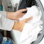 Imagem da matéria: 10 dicas para limpar a máquina de lavar e deixar o eletrodoméstico brilhando