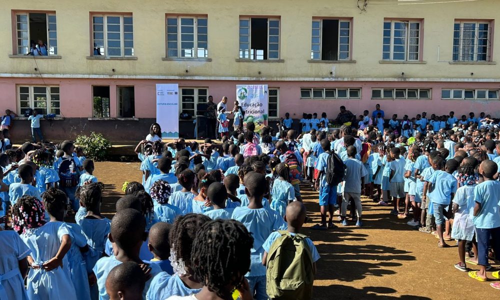 Professores lançam Fundo de Solidariedade e exigem revisão da carreira
