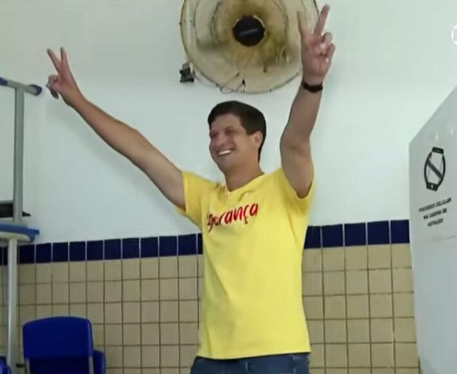 Jo&atilde;o Campos vota: associa&ccedil;&atilde;o com Lula durante a campanha