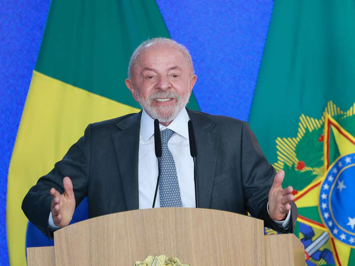 Lula publica carta a famílias evangélicas e busca aproximação com o público às vésperas da eleição