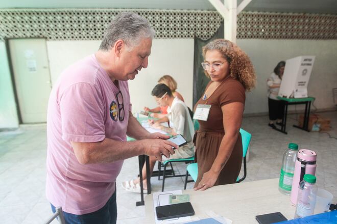 Advogado de Garotinho aparece no TSE como autor de parecer a favor de desistência na eleição
