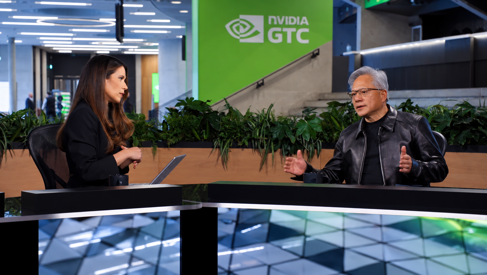 O Jensen Huang da Nvidia quer construir fábricas de IA em semanas, não em meses