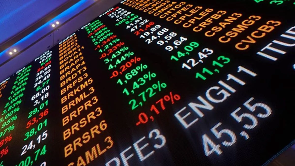 Bolsa tem leve alta à espera de pesquisa e diante de nova alta do petróleo